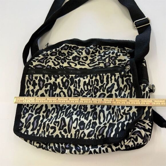 Kipling Leopard Print Nylon Expandable Messenger Crossbody Bag Unisex Travel - Picture 7 of 8
